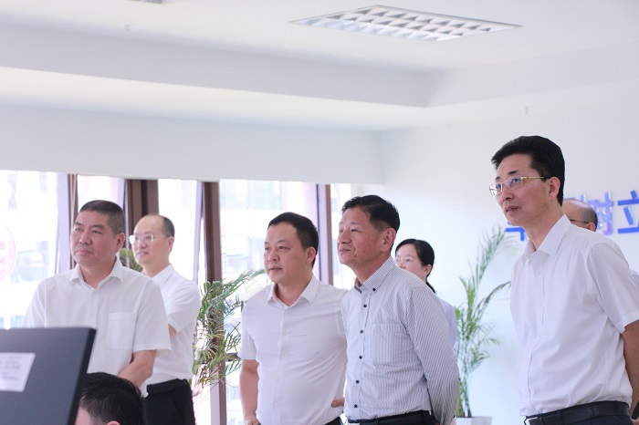 F:\yf\旷远人.官网oa推文及图片‚4\2405\福建财政厅副厅长\选.jpg